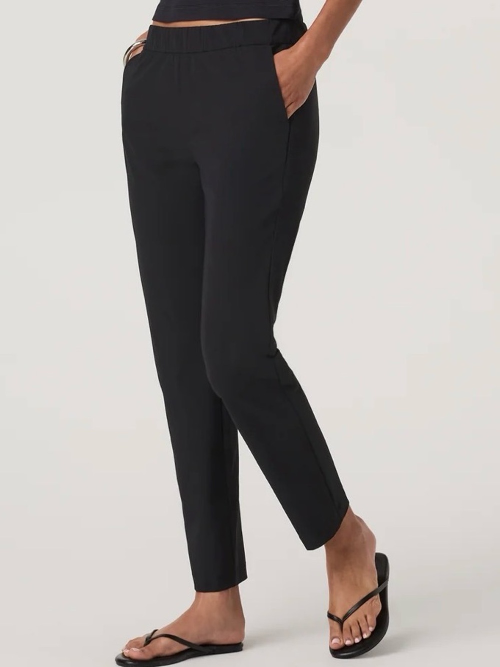 Vuori Women’s Miles Ankle Pants in Black  Size S (2-4)